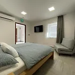 Sulyom Panzio Apartamento Tiszafüred