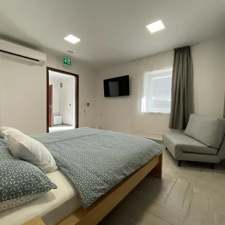 Sulyom Panzio 아파트 Tiszafüred