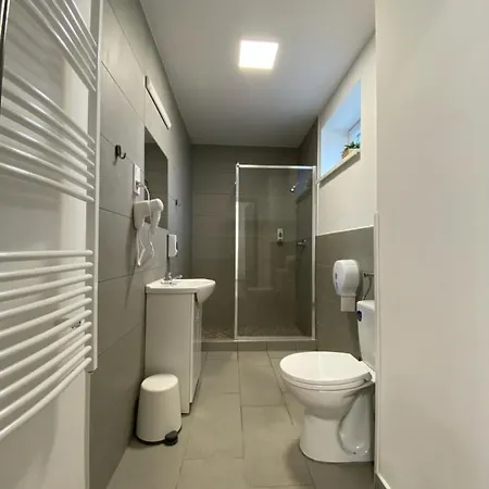 Sulyom Panzio 아파트 Tiszafüred