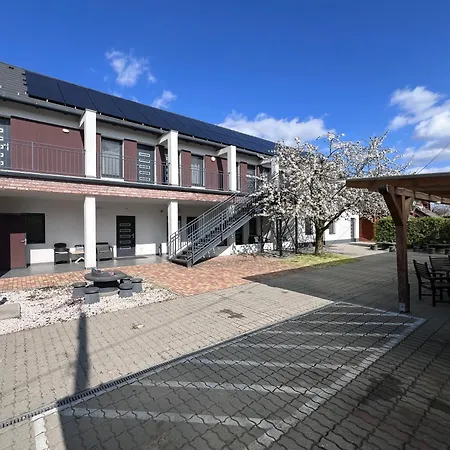 아파트 Sulyom Panzio *